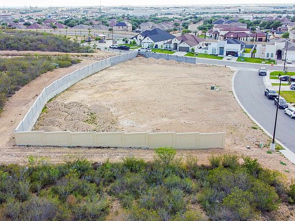 4th image of 107 Las Palmas Dr