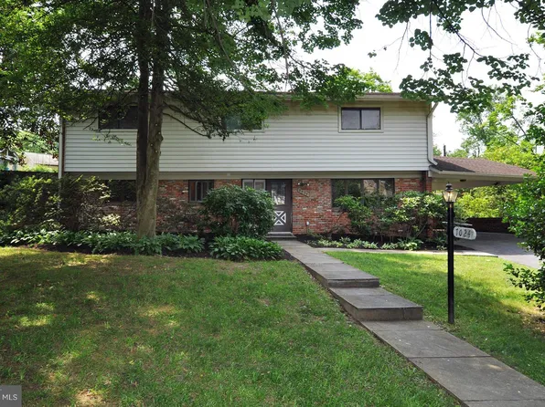 7024 Richard Dr, Bethesda, MD 20817