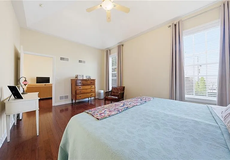 819 Strasburg Dr — Photo 27