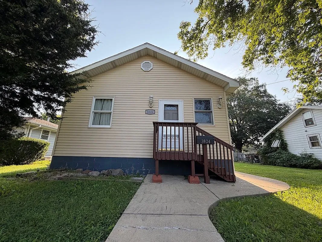 2 bed, 1.0 bath, 858 sqft, $1,400 — Photo 1