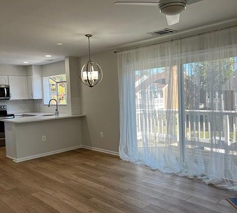 5th image of 2582 S Arlington Mill Dr APT F