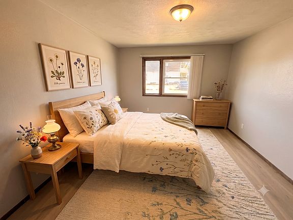 3rd image of 746 Russell Rd APT 1