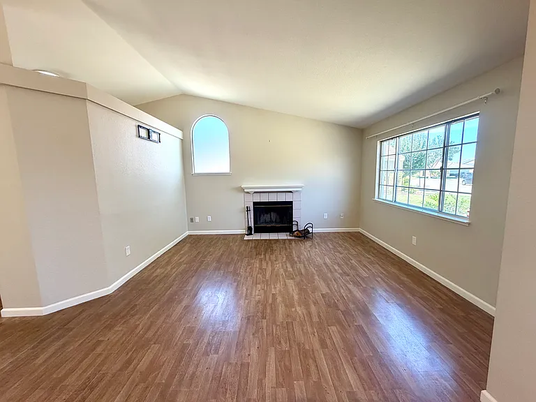 1770 Lavelle Smith Dr — Photo 3