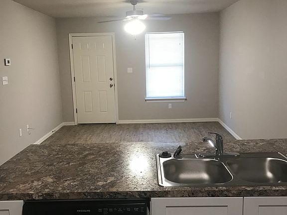 3rd image of 1212 Ozier St APT A