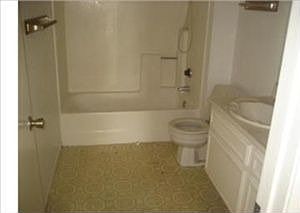 4th image of 24004 Forsyte St
