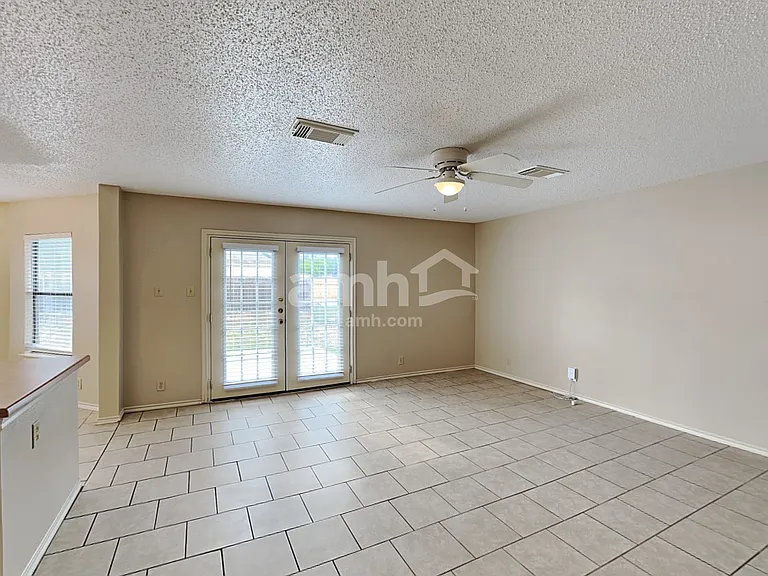 11234 Berkley Sq — Photo 7