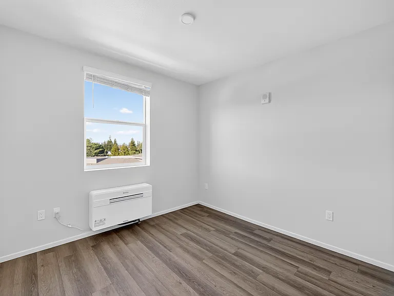 Dry Creek Crossing Apartments — Photo 50