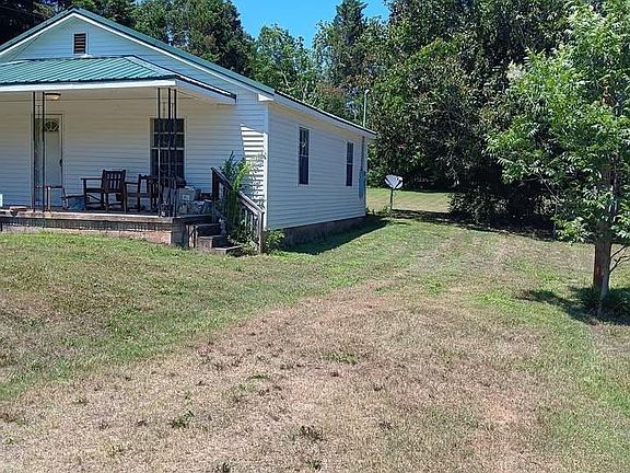 3rd image of 303 Lily St