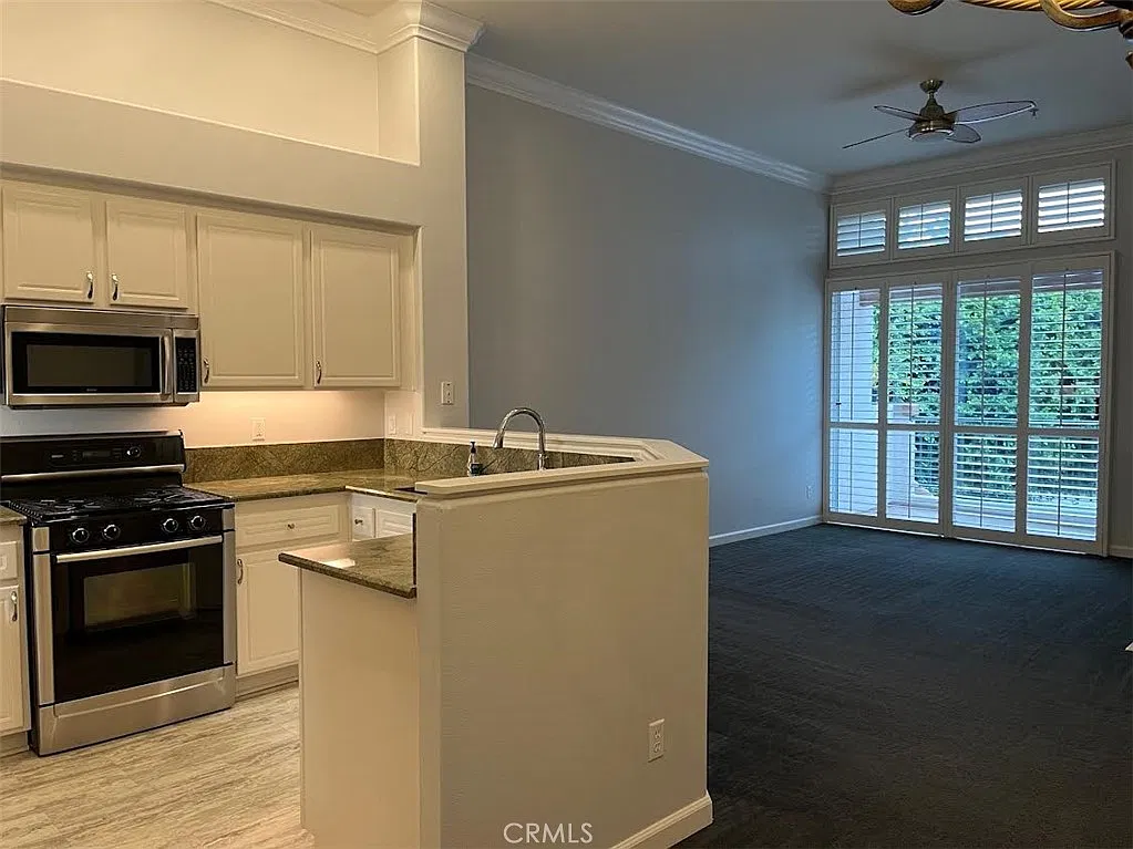2 bed, 1186 sqft, $3,550 — Photo 4