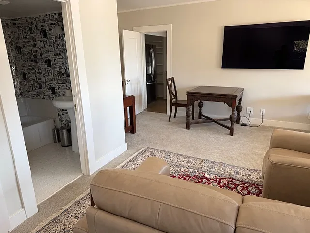 213 Hillside Ave — Photo 3