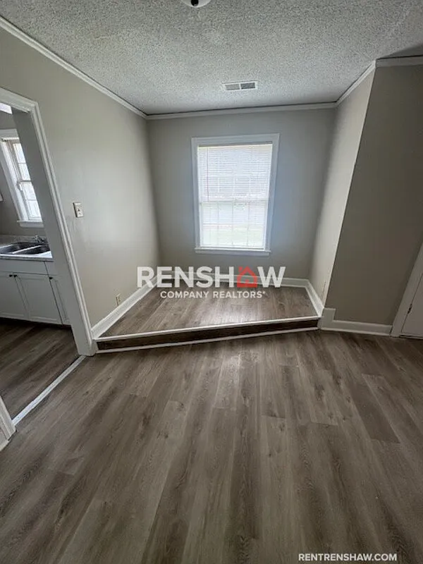 2 bed, 1.0 bath, 1332 sqft, $1,150 — Photo 4