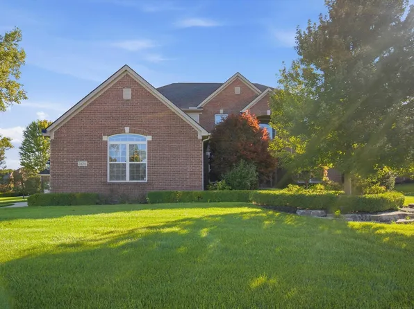 3526 Hawthorn Ct, Oakland, MI 48363