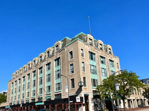 807 Church St APT 212, Evanston, IL 60201