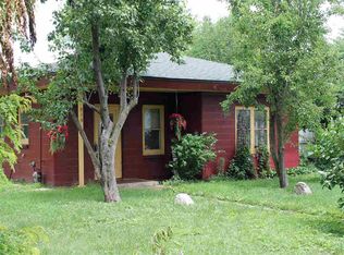915 Rocklyn St, Cedar Falls, IA 50613