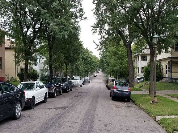 4th image of 1071 Dayton Ave