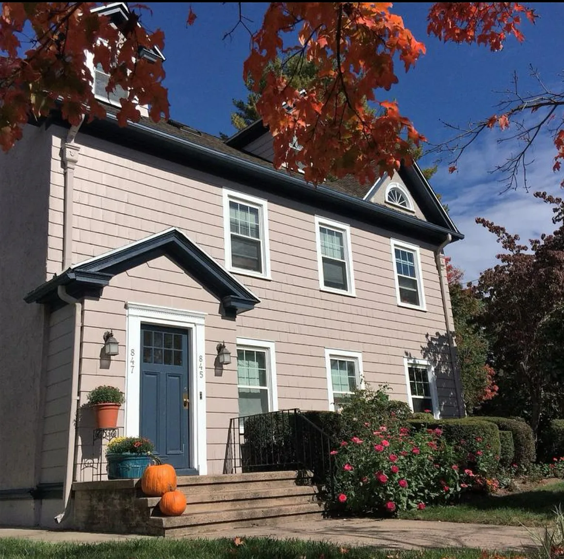 847 Edgewood Ave — Photo 2