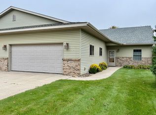 2908 9th Ave SE, Willmar, MN 56201