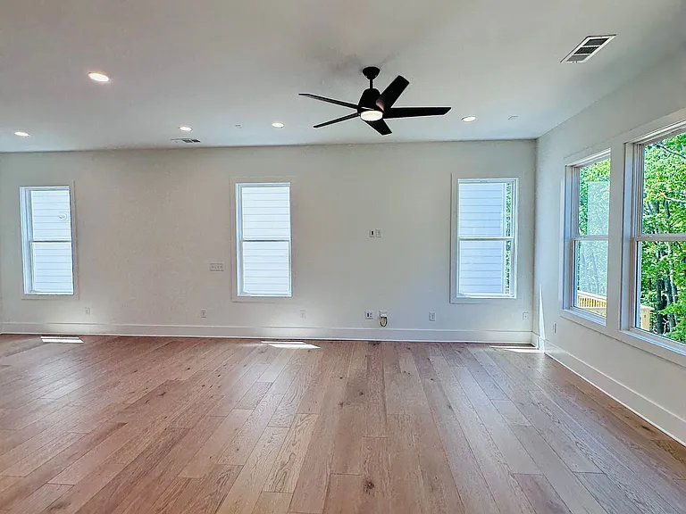 1225 Westshore Dr — Photo 6