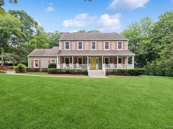 6295 N Country Road, Wading River, NY 11792