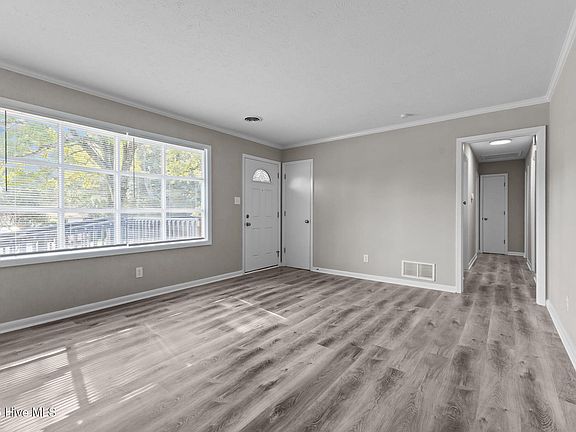 5th image of 1102 Danbury Road