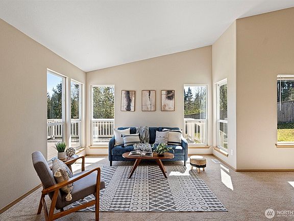 4th image of 6157 Oceanside Place NE