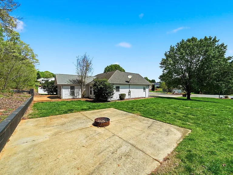 1838 Pipers Ridge Cir NW — Photo 16
