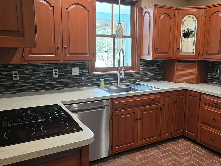 882 Fritztown Rd — Photo 15