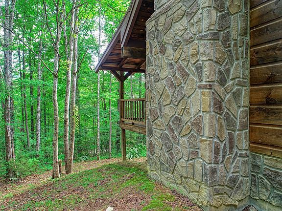 3rd image of 3126 Hatcher Top Rd