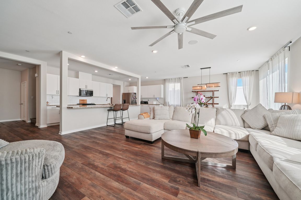 next background image