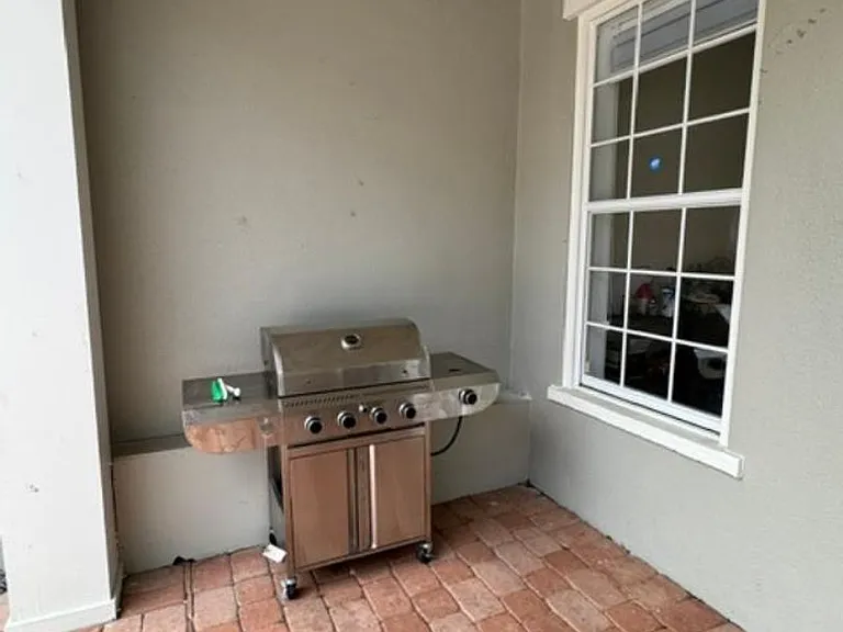 537 Campus St — Photo 32