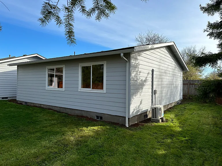 671 NE Sherwood Way #1 — Photo 3