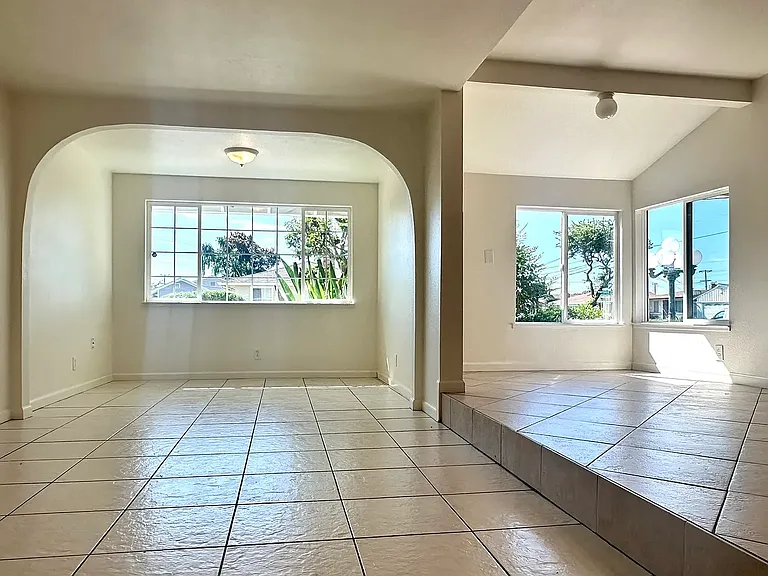 2671 Hawthorne Ave — Photo 11