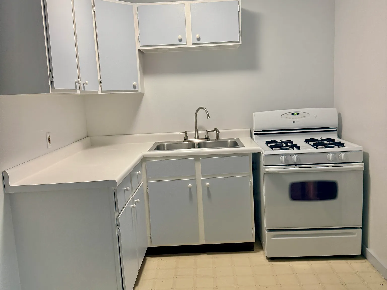 1 bed, 1000 sqft, $1,100 — Photo 1