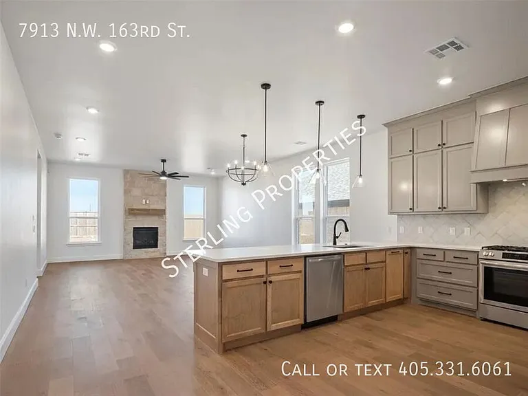 7913 N West 163rd St — Photo 5
