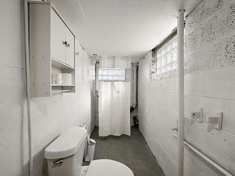 35711 Alfred St — Photo 16