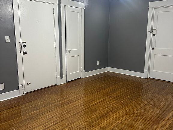 2nd image of 1801 Roanoke Ave #10