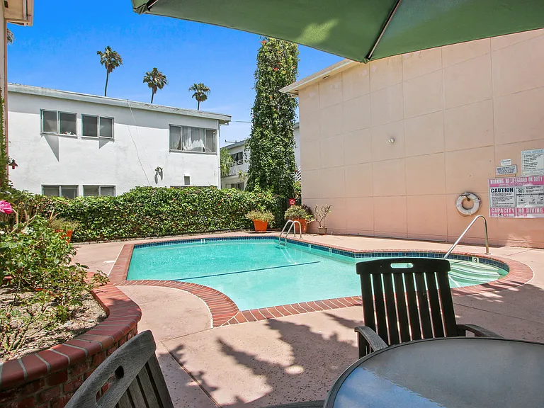 The Biarritz Apartments — Photo 24