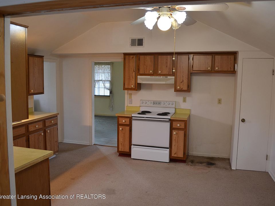 2nd image of 3200 E Lake Lansing Rd