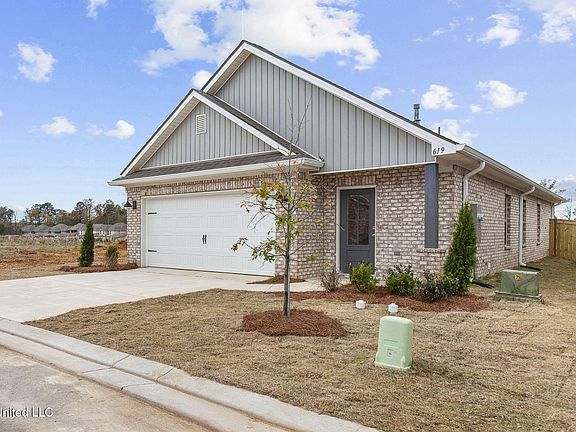 3rd image of 619 Stillwater Dr