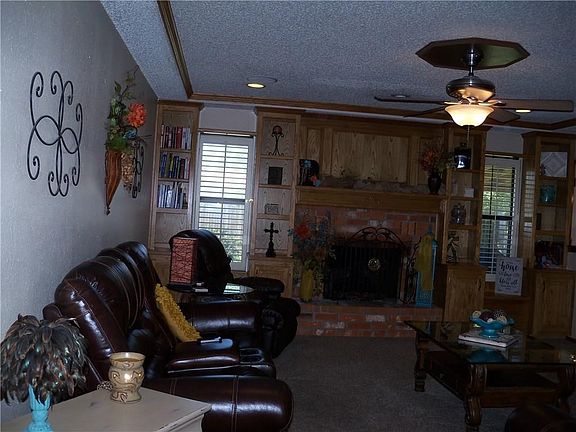 4th image of 1051 Cumberland Mansion