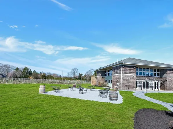 18910 Middle Rd, Cutchogue, NY 11935