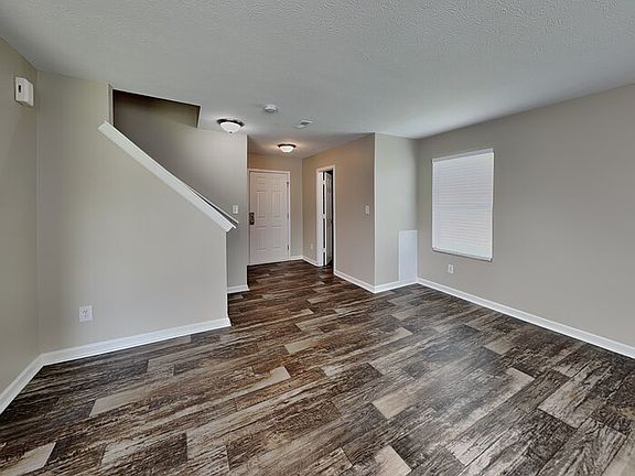 3rd image of 1087 Torino Ln