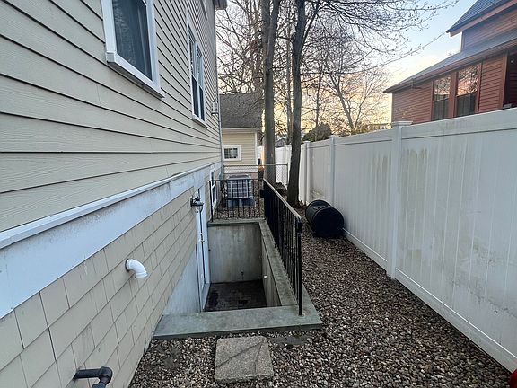 3rd image of 47 Constance Rd