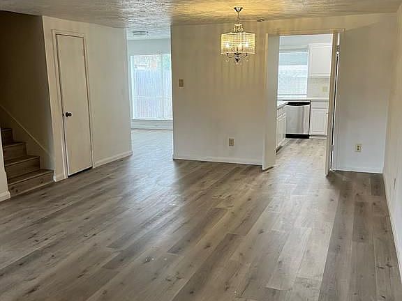 3rd image of 11816 Southlake Dr
