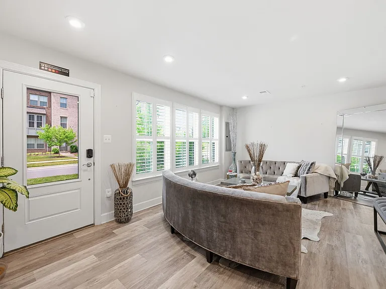 9553 Capital Ln #1 — Photo 59