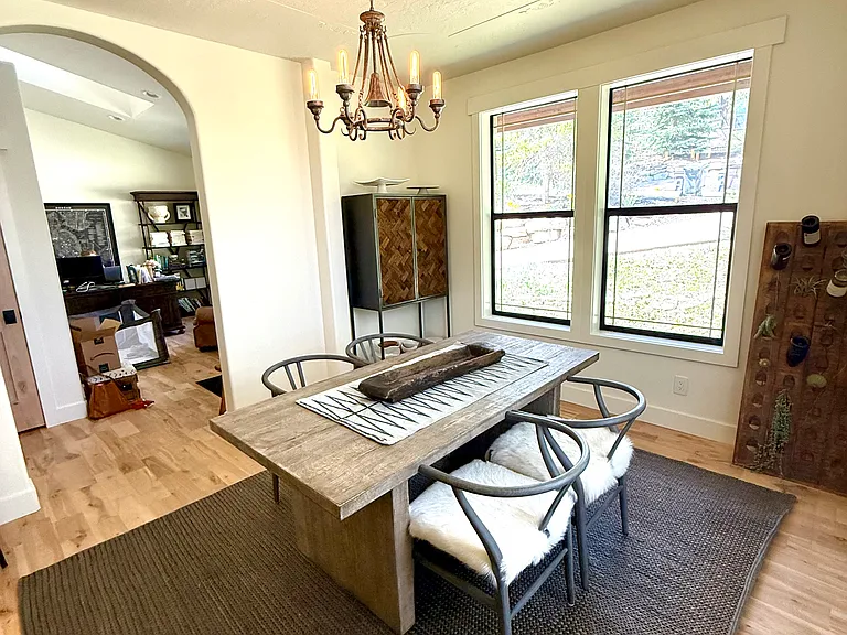 7492 Susans Cir — Photo 8