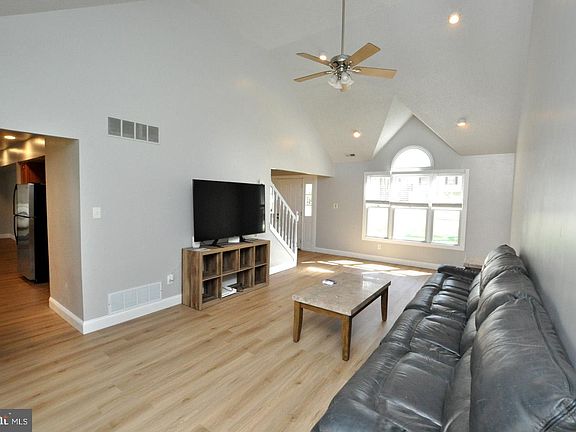 3rd image of 45 Sheri Way