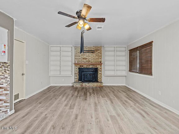3rd image of 107 Tanglewood Drive