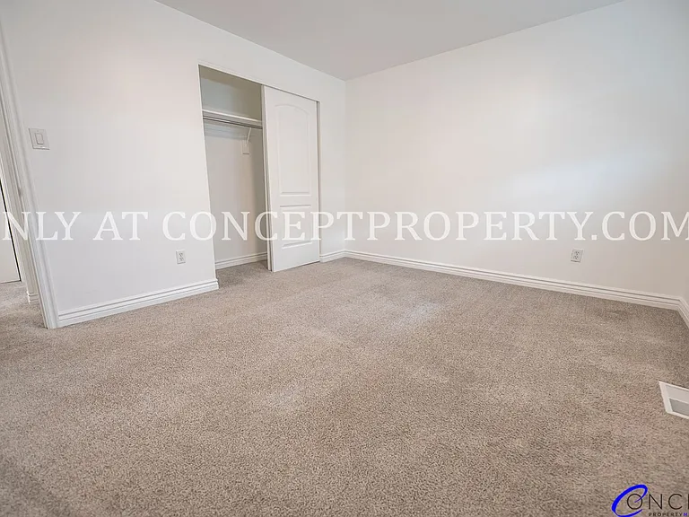 466 E Woodland Ave — Photo 58