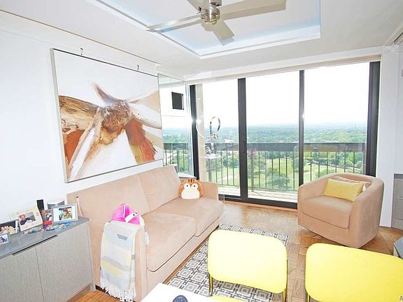4th image of 26910 Grand Central Pkwy APT 26O